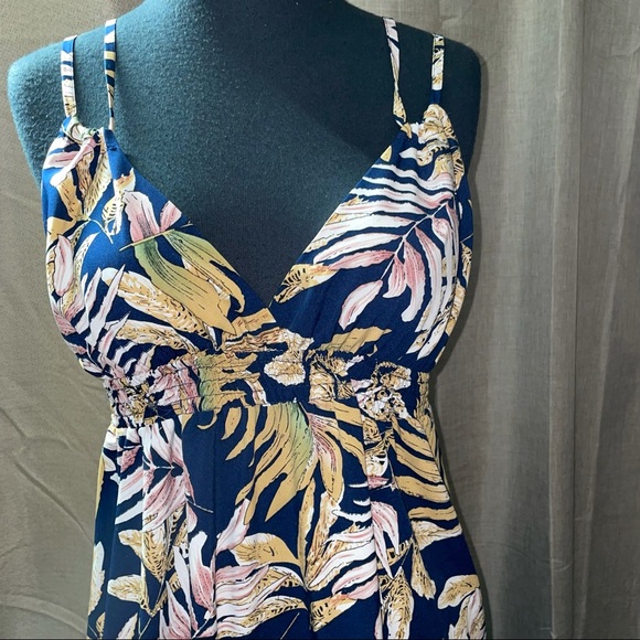 Tropical Maxi Dress - Picture 3 of 8